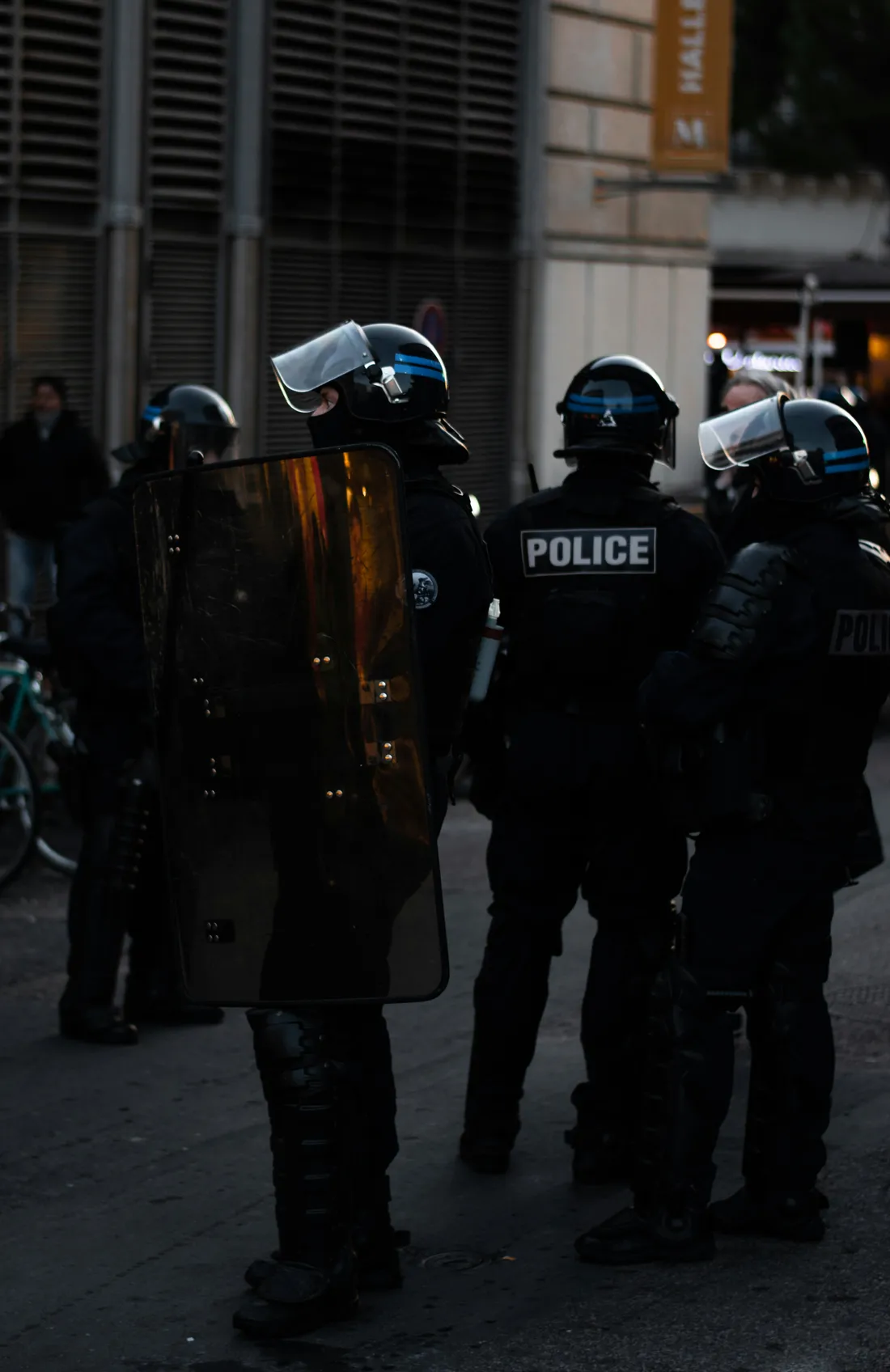 Illustration : Une intervention d’envergure dans une rue résidentielle