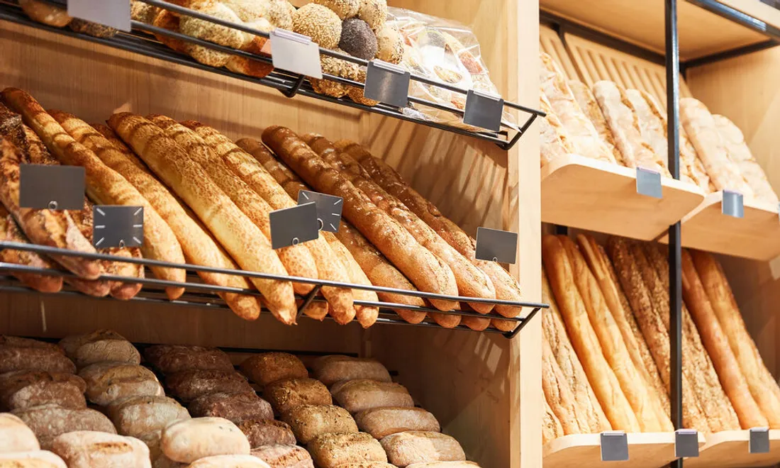 les baguettes attendent les premiers clients du matin
