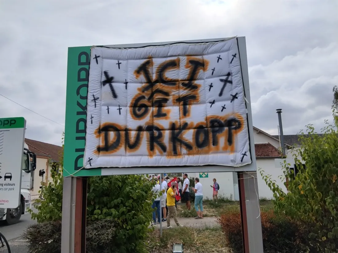 Les salariés dénoncent de mauvaises conditions de départ. 