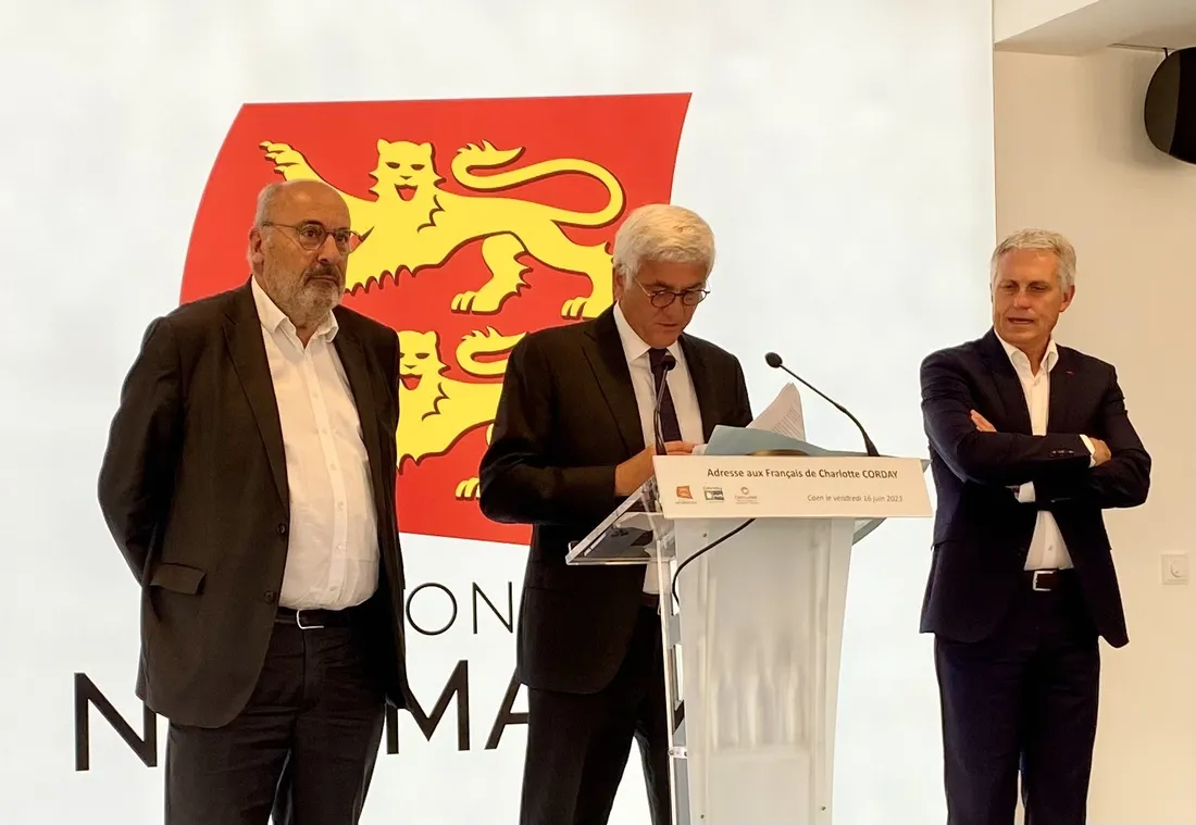 Le président du Département du Calvados, le président de la Normandie et le maire de Caen