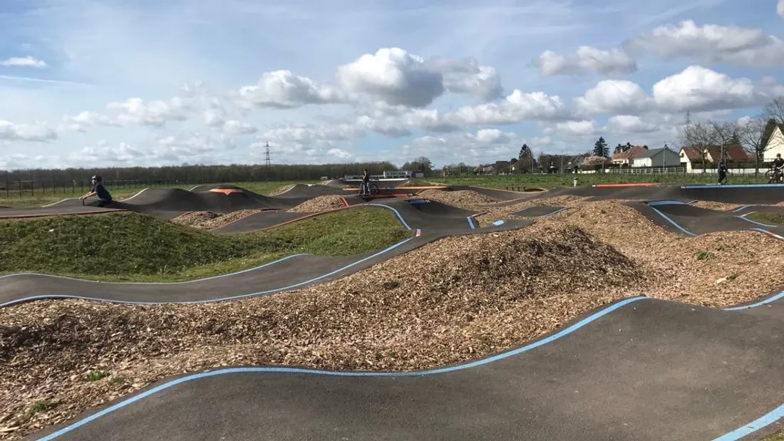 Aux Essarts, la piste de pumptrack connait un franc succès
