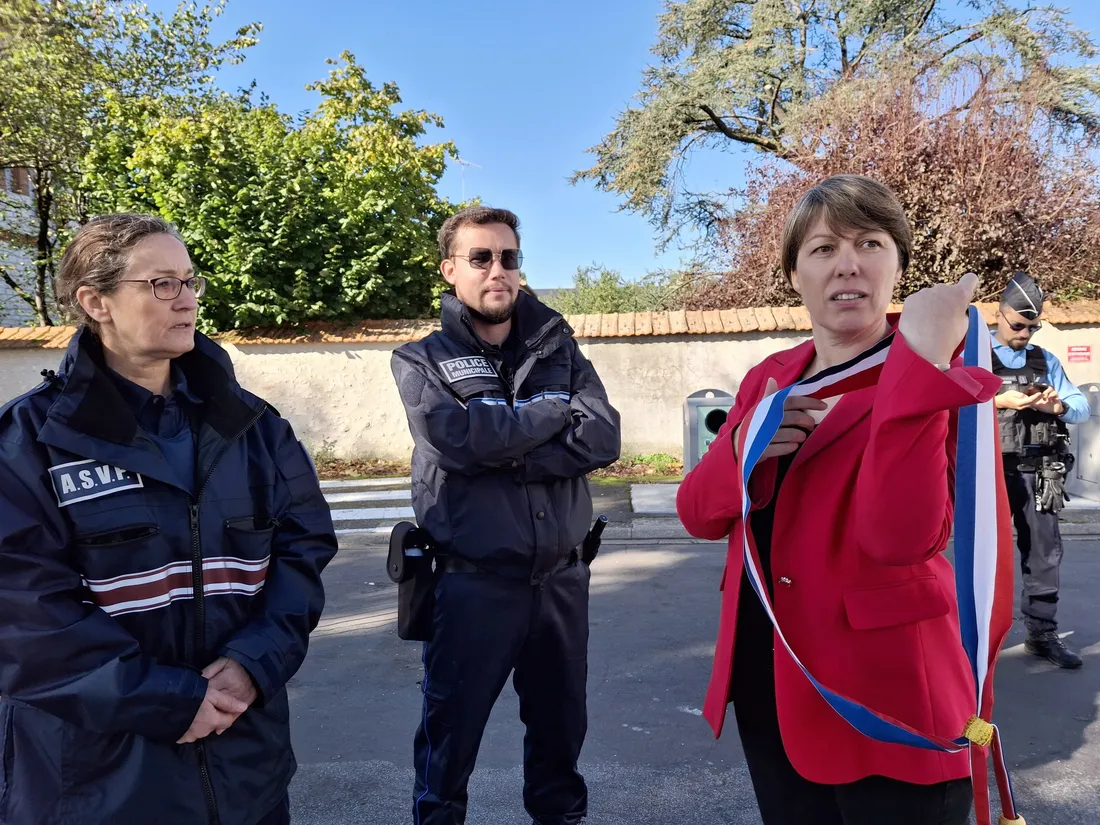 Stella Cocheton, maire de Selles-sur-Cher, doit faire face à la colère de ses administrés.