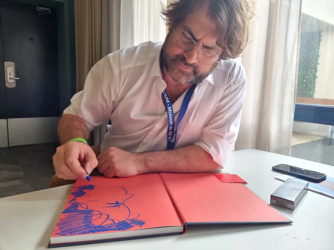 Dominique Bertail à l'oeuvre sur BD Boum ce dimanche 24 novembre 2024.