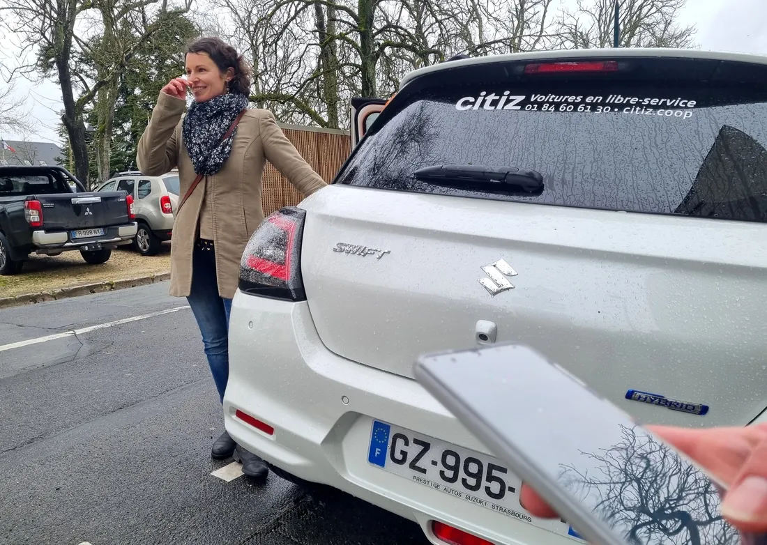 Hélène fait partie des usagères régulières de l'autopartage à Blois !