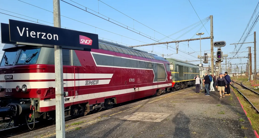 Le train était assisté d'un locomotive SNCF, juste au cas où...