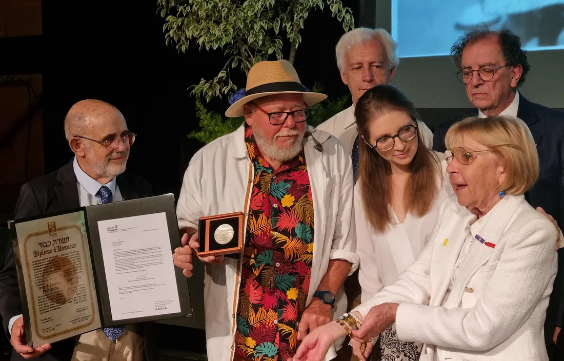 Les descendants des époux Philippeau se sont vus remettre les distinctions ce lundi à Vendôme.