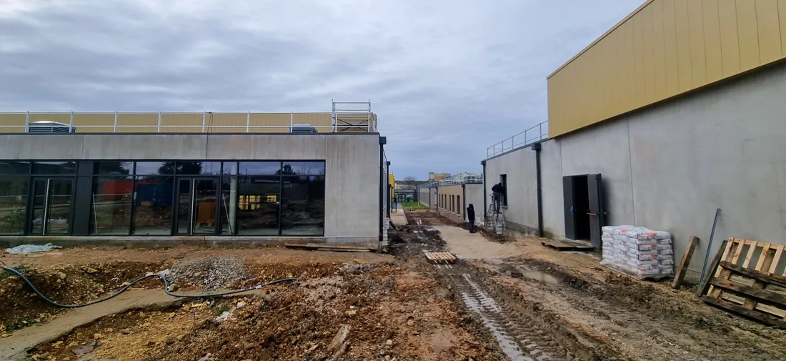 Les malfaçons présumées concerneraient les trois bâtiments en cours de construction.