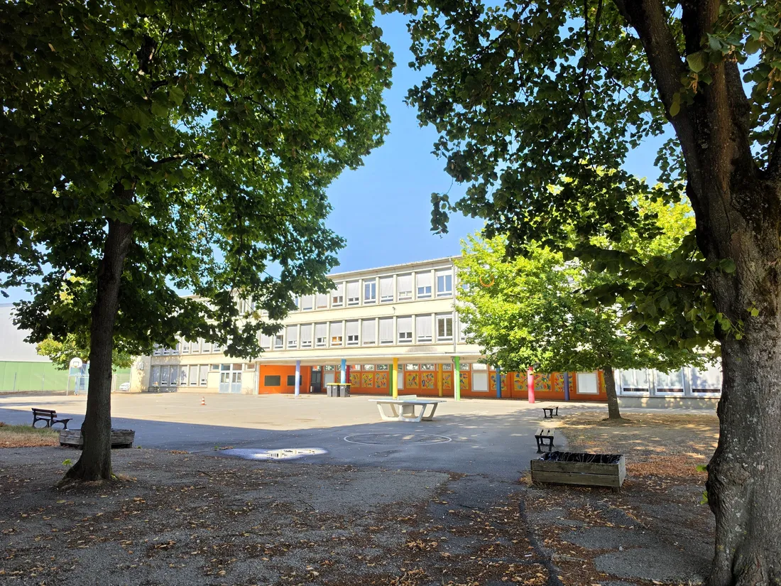 L'adaptation aux fortes chaleurs devient un enjeu majeur pour la rénovation des écoles.