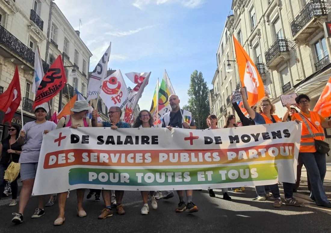 850 personnes ont défilé à Blois ce mardi après-midi.