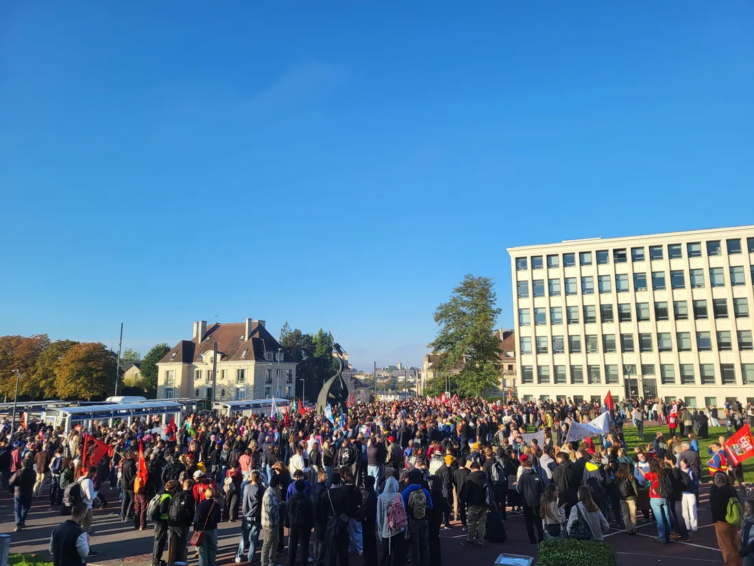 Rassemblement à Caen