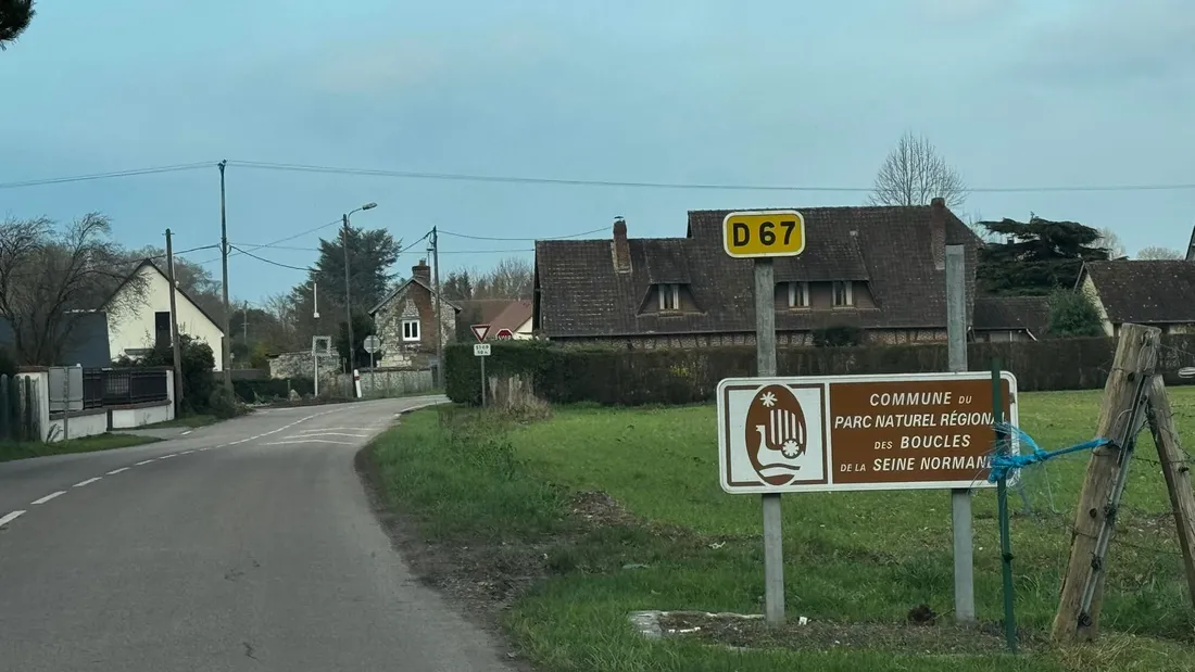 Saint-Pierre-de-Manneville se mobilise pour retrouver l'un de ses panneaux d'entrée