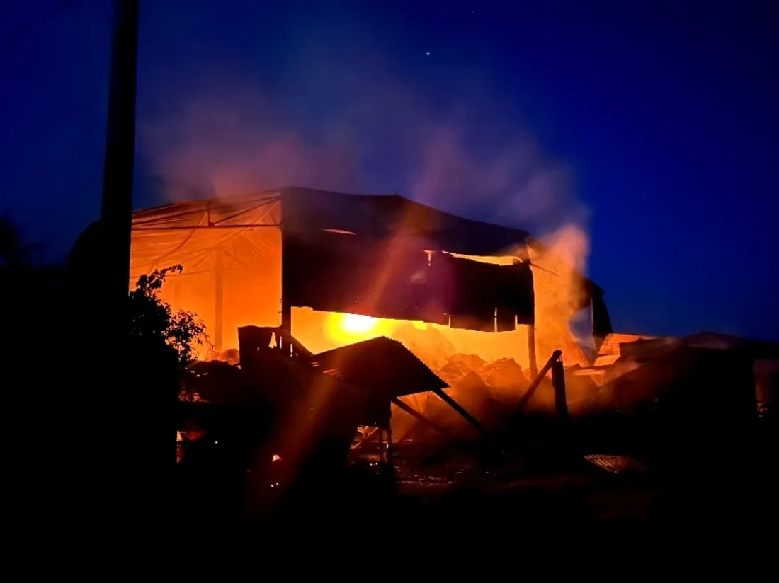 Feu hangar la Guierche