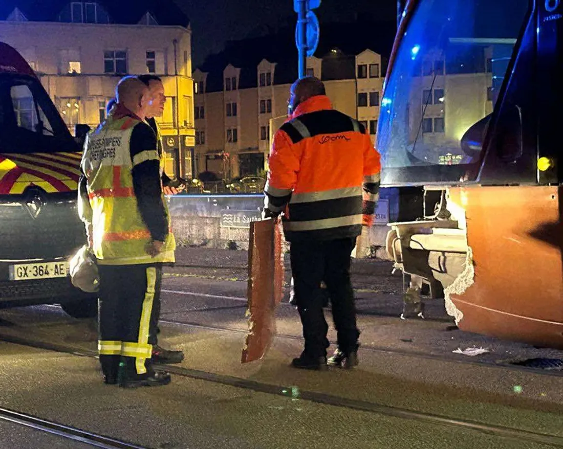 Dégâts matériels sur le tram percuté