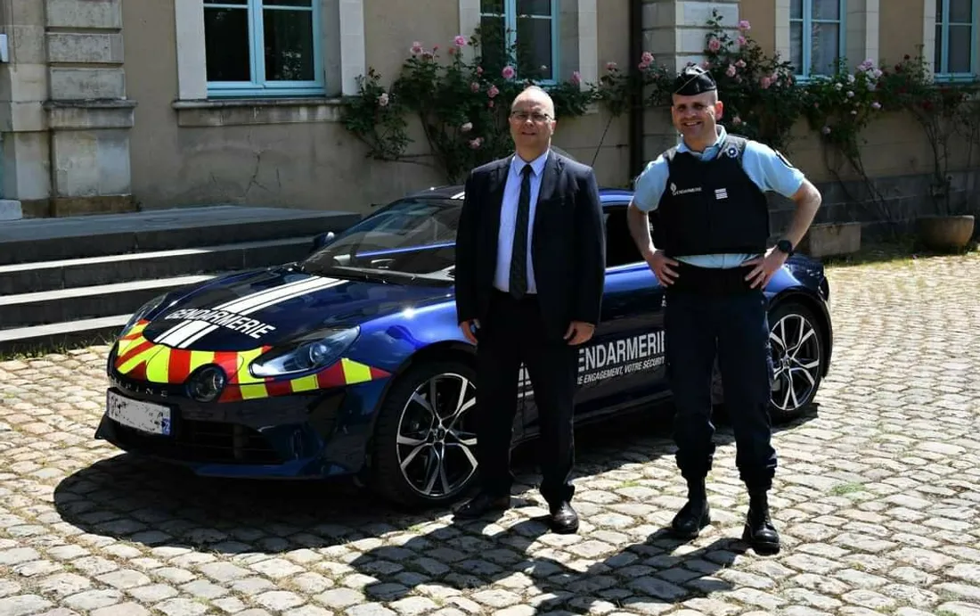 L'Alpine A110 des gendarmes de la Sarthe