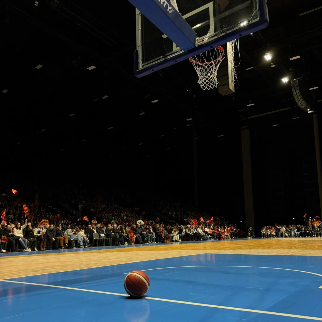 Le terrain de basket d'Anova