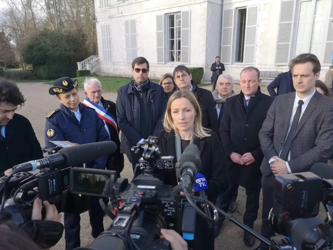 La secrétaire d'Etat à l'Ecologie dévoile le plan gouvernemental sécurité à la chasse