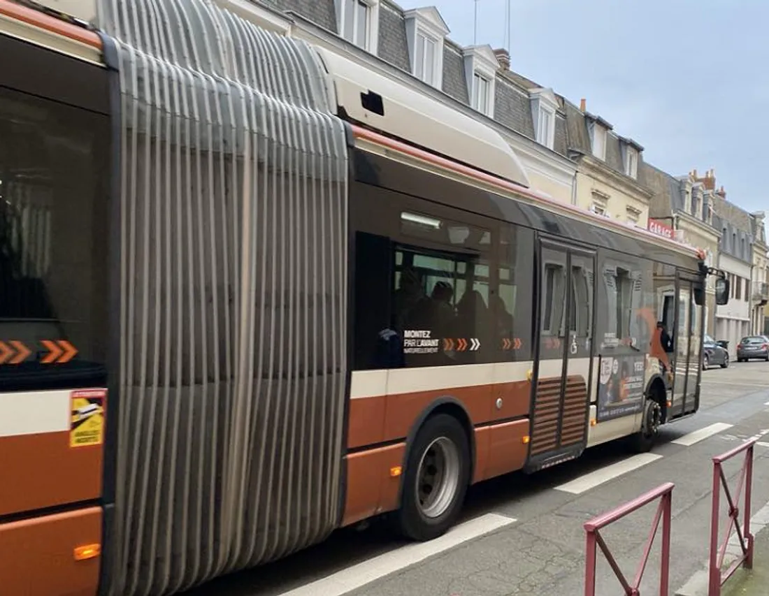 Au Mans, un bus de la Setram