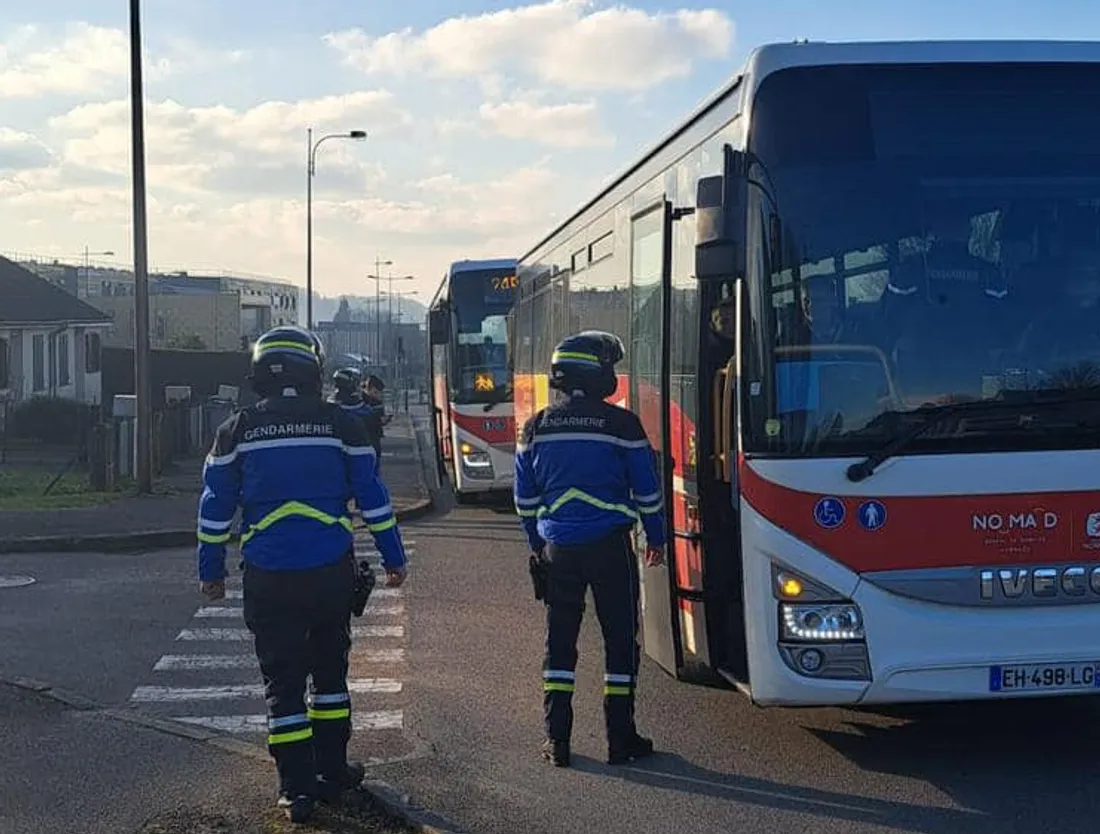 Contrôle d'un véhicule assurant le ramassage scolaire dans l'Eure