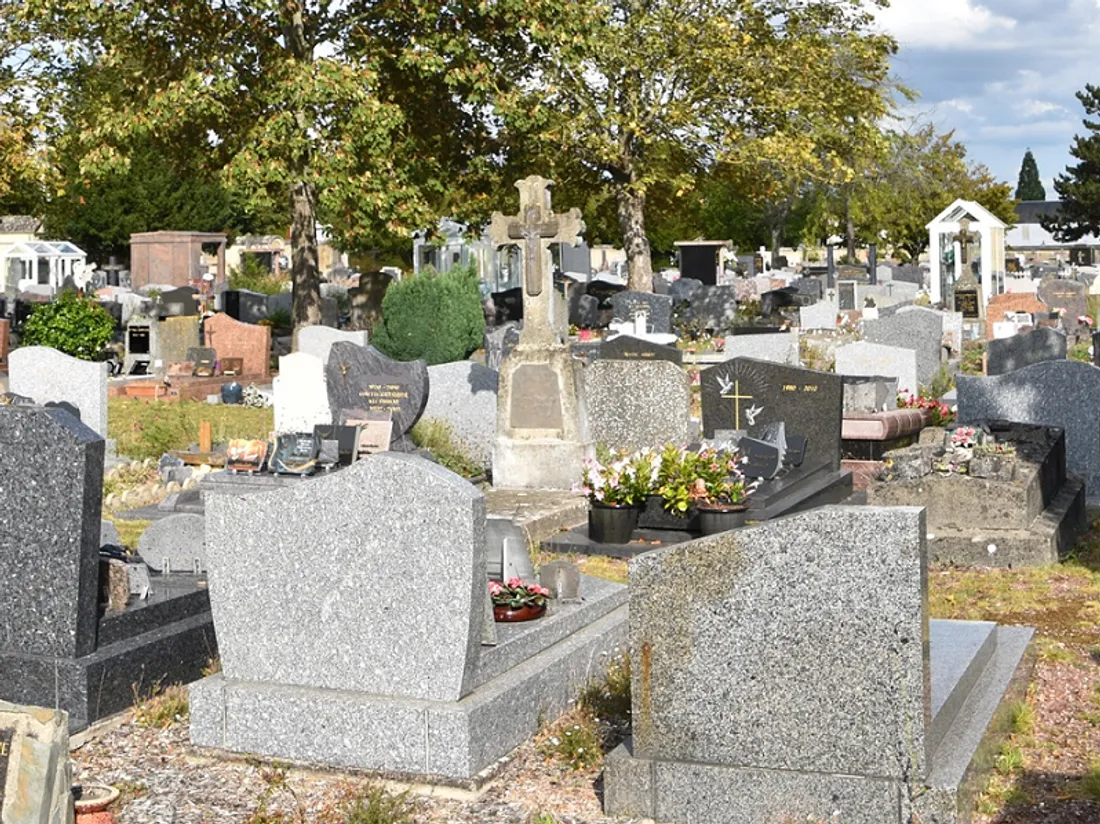 Cimetière à Caen