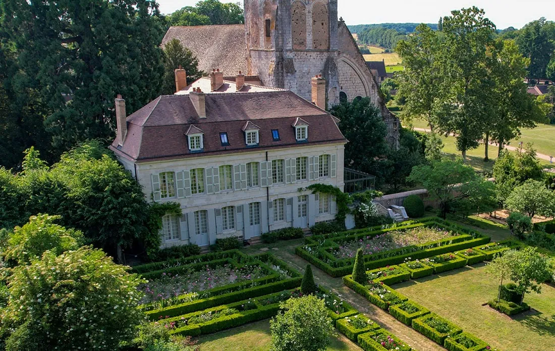 A Thiron-Gardais, le collège royal