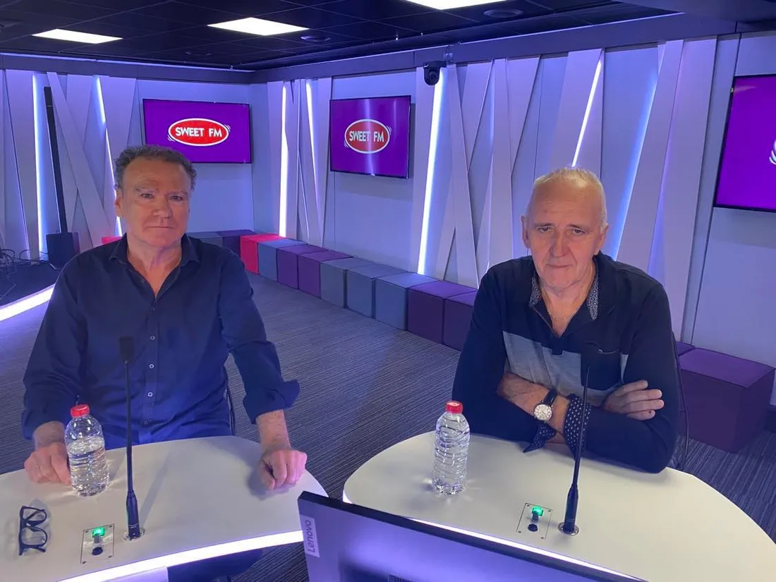 Dany Leprince dans le grand studio de Sweet FM avec Bernard Nicolas