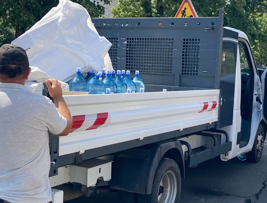 Distribution d'eau potable à Coulaines