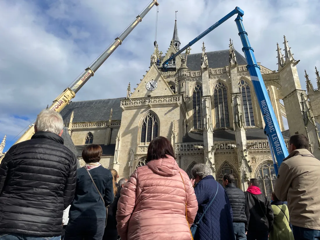 Les Fertois devant Notre-Dame-des-Marais