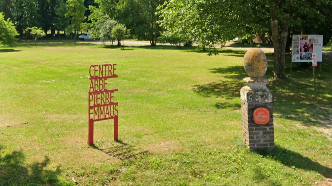 L'abbé Pierre, une figure devenue encombrante à Esteville