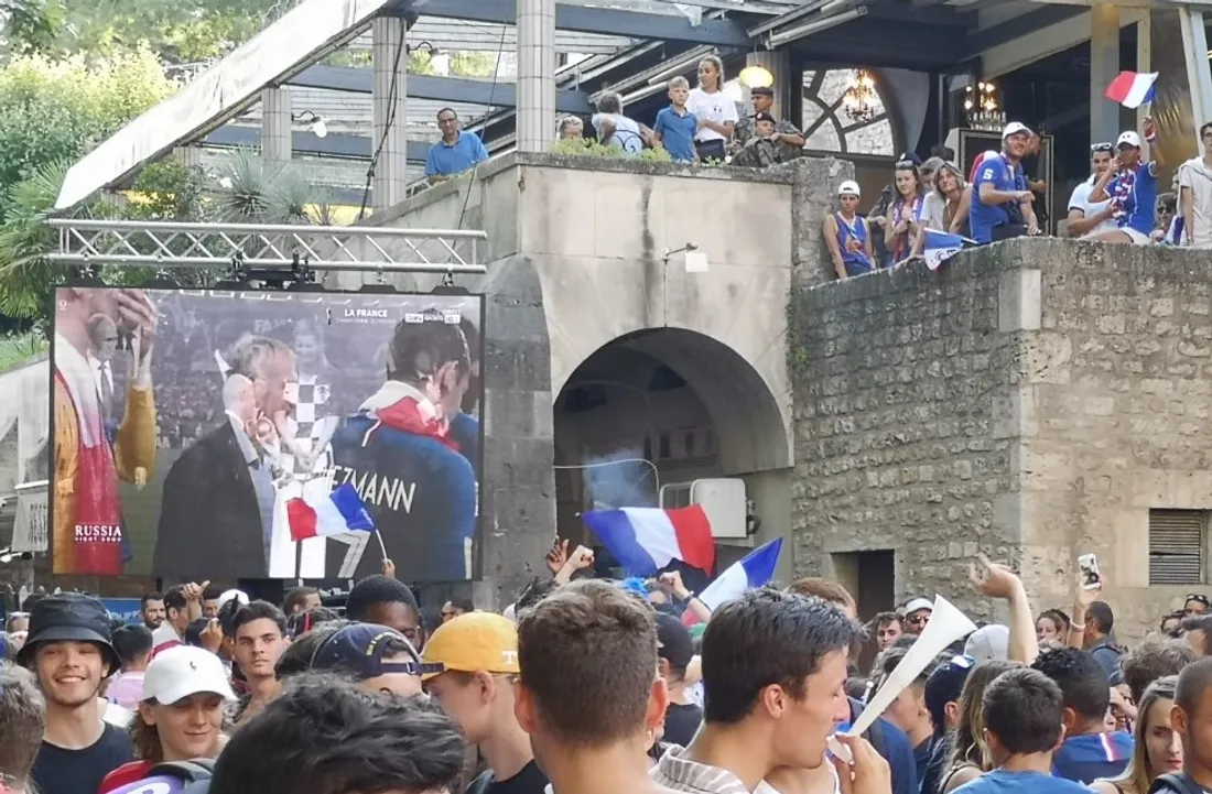 Ecran géant installé à Blois