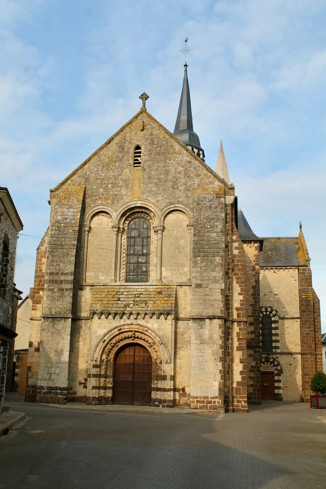A Fresnay-sur-Sarthe, l'église Notre-Dame