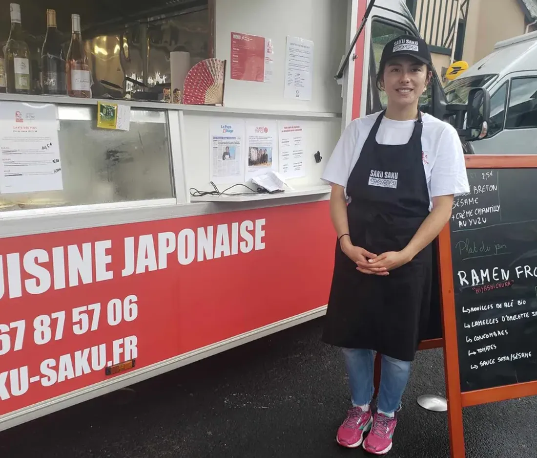 Flora devant son camion