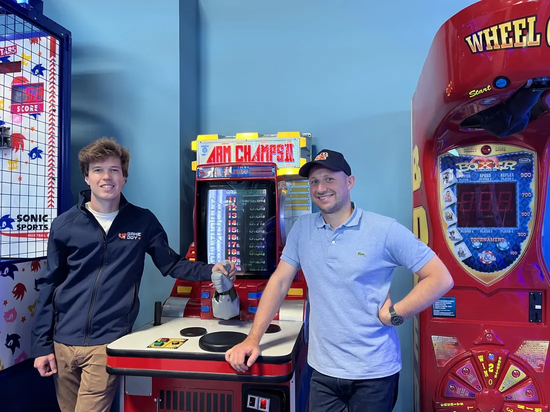 Une salle d'arcade ouvre ses portes au Mans.