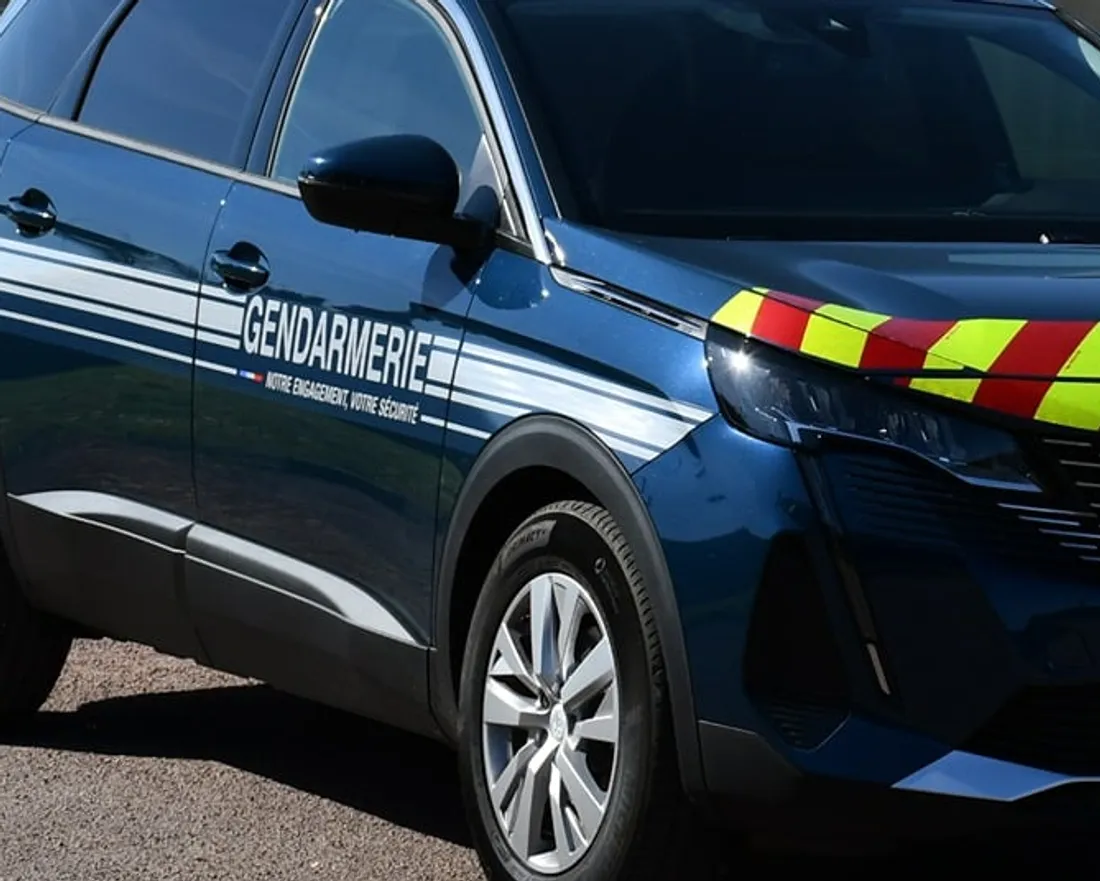 Une voiture de la gendarmerie, parfaitement lustrée