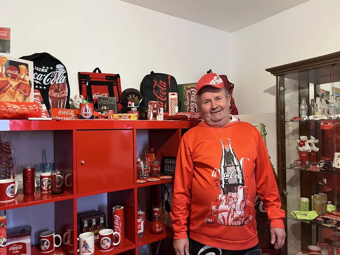 L'étage de la maison de Gilles est consacré à sa collection Coca-Cola.