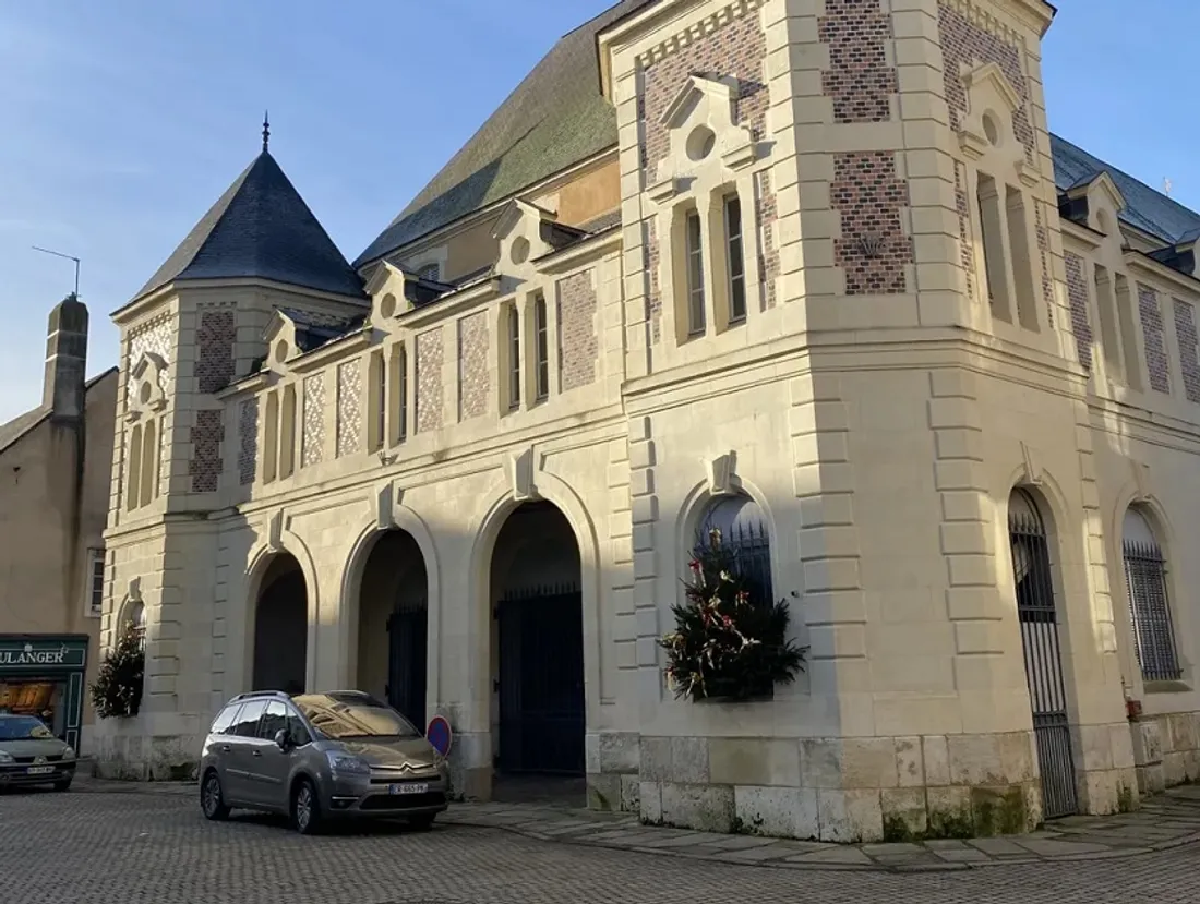 Les halles, à Saint-Calais