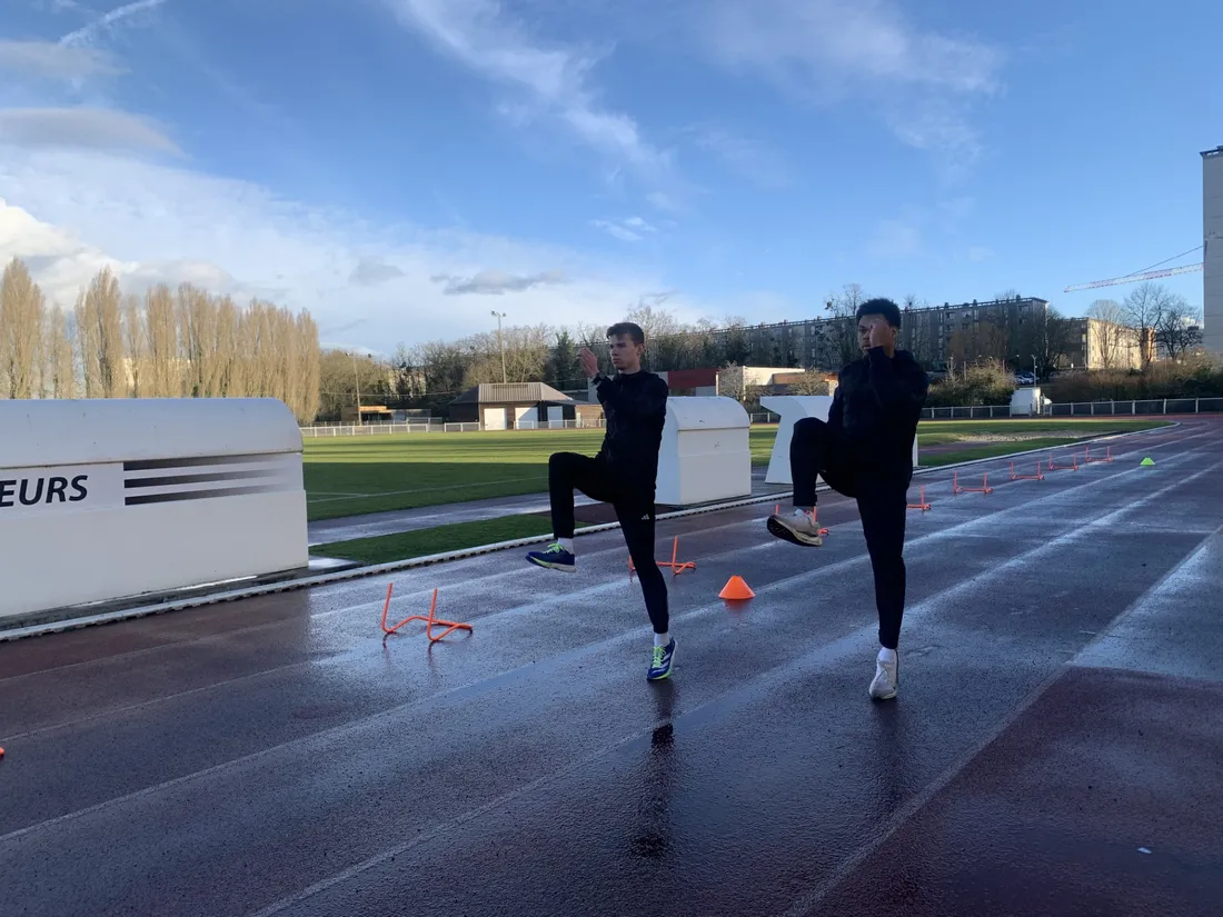 Hugo Perdereau s'entraîne tous les jours avec son partenaire, Cody.