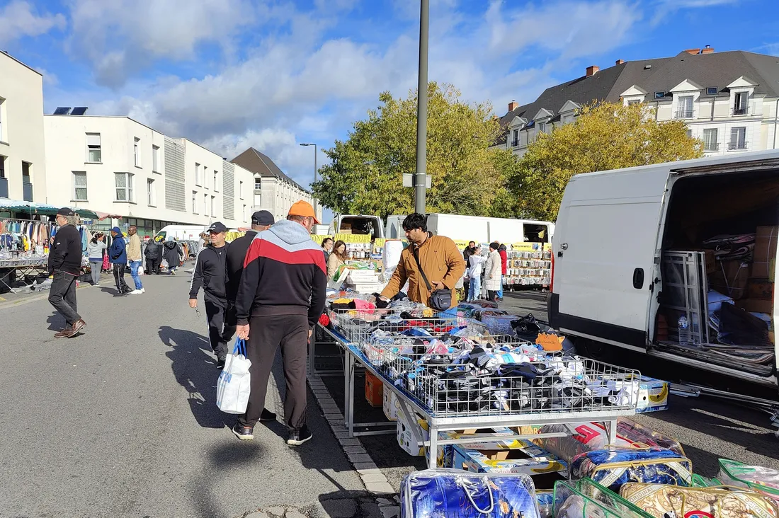 Les faits se sont déroulés en marge du marché du dimanche matin sur la place Lorjou à Blois.