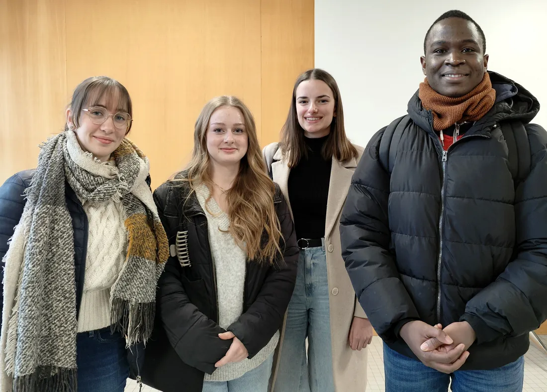 Fanny, Chloé, Lise et Pierre sont en Terminale au lycée Edouard Vaillant de Vierzon. 