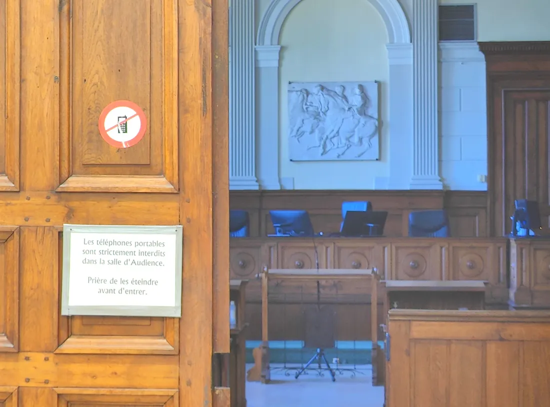 Cinq ans de prison pour agressions notamment sexuelles envers son épouse.