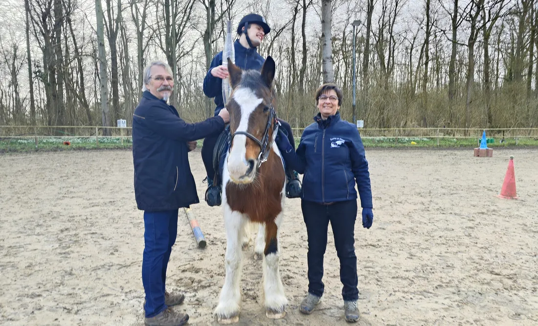 Adrien est bien encadré, notamment par sa monitrice de Chouzy, Sandra Régent.