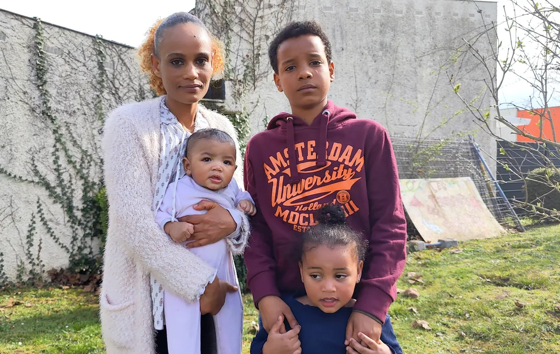 A seulement 13 ans, Younas est le porte-parole de sa famille.