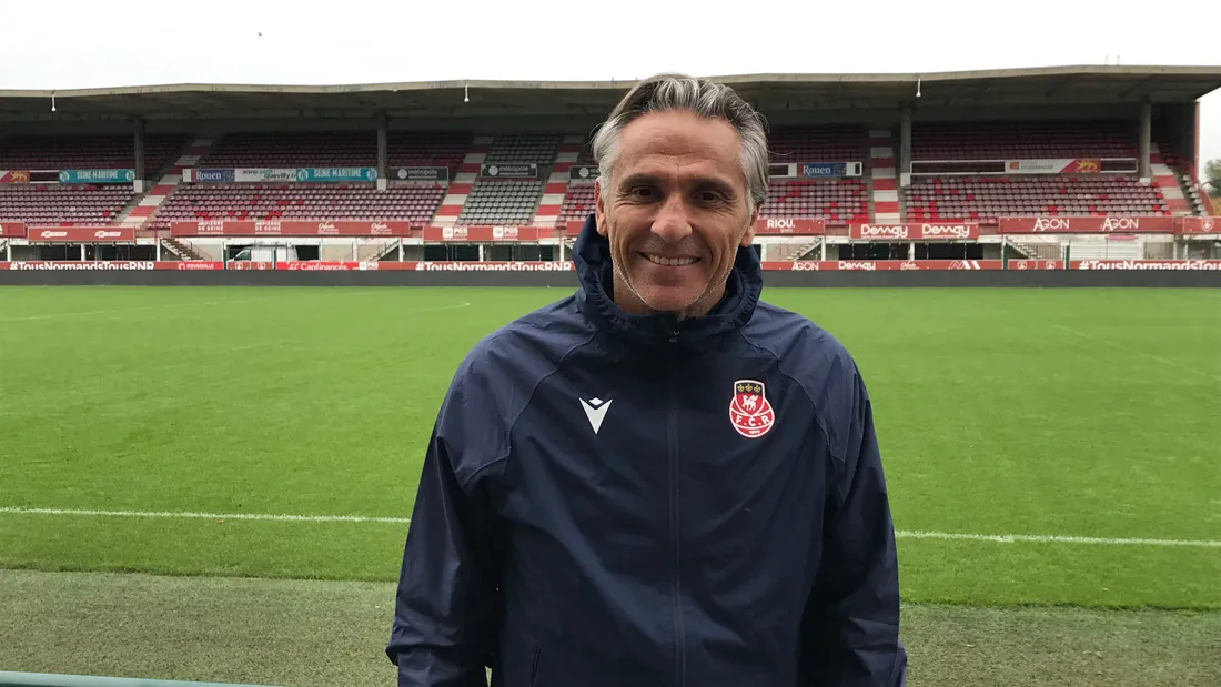 "Le FCR est le club le plus populaire ici" assure le nouvel entraîneur, Régis Brouard