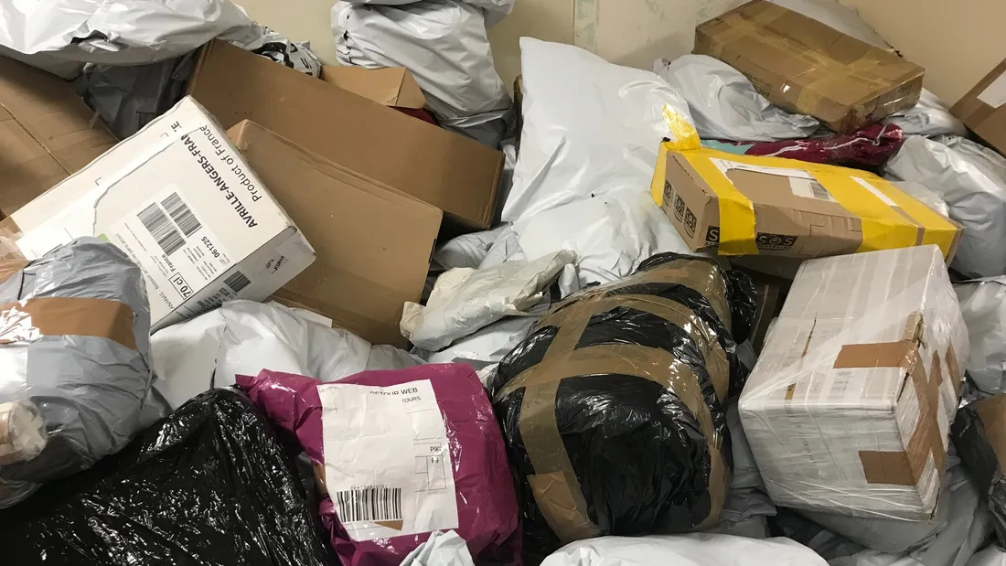  Rouen : " c'est la pochette surprise" dans cette boutique de colis perdus