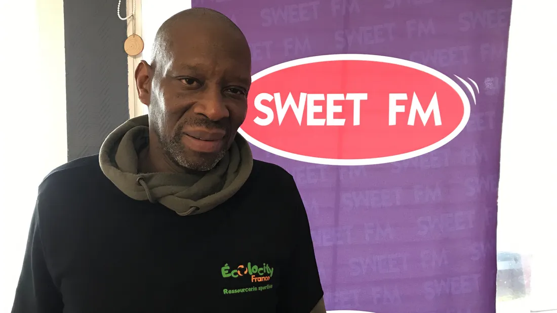 Paul Gomis, Ecolocity