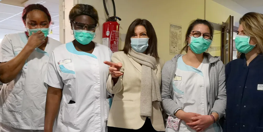 Anne Hidalgo à la rencontre des personnels de l'Ehpad La Roselière