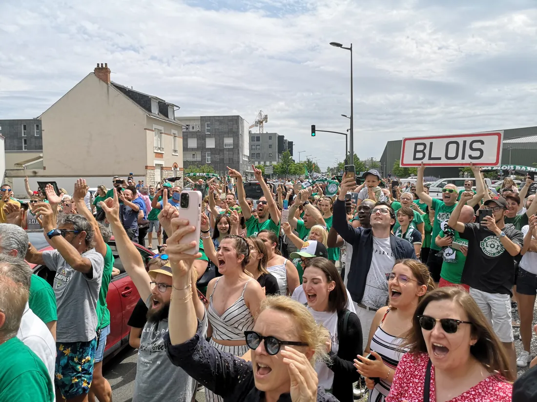 Les supporters de l'ADA Blois Basket en liesse ce dimanche 12 juin!