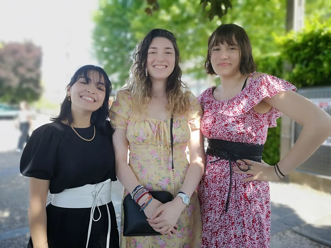 Anna, Annaëlle et Louane, dans l'optique de passer leur grand oral du Bac.