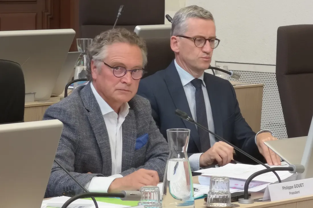 Le président Philippe Gouet a dû répondre aux demandes de clarification des oppositions.