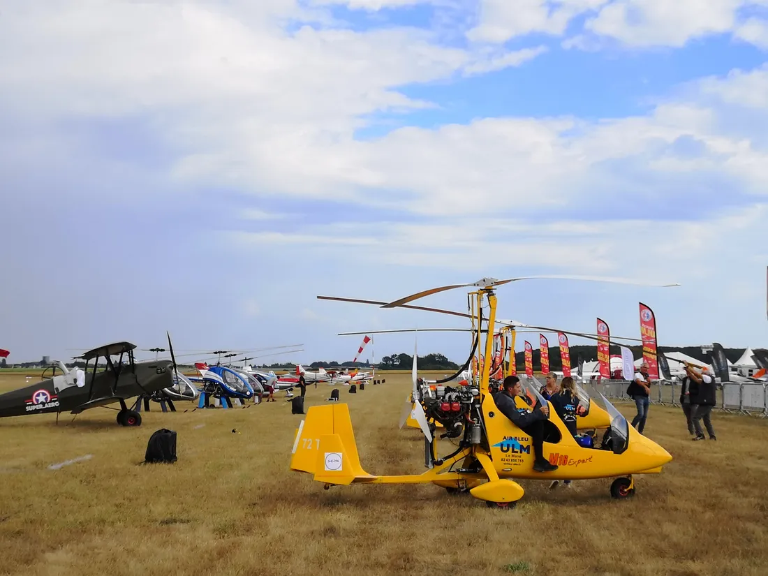 Plus de 600  ULM en rotation autour de l'aérodrome de Blois-Le Breuil en ce week-end de rentrée.