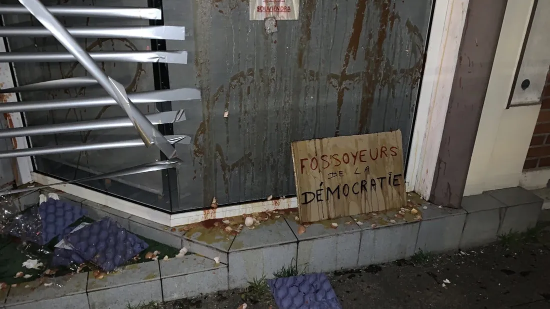 La permanence de Christophe Marion a été prise pour cible le 16 mars 2023. Photo : Equipe de CM.